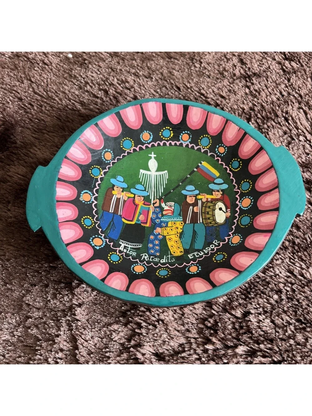 VINTAGE ECUADORIAN FOLK ART! Hand Painted Wooden Bowl Autor Ricardita